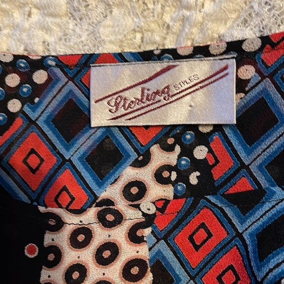 🌹STERLING STYLES BEAUTIFUL BLOUSE - Picture 5 of 6